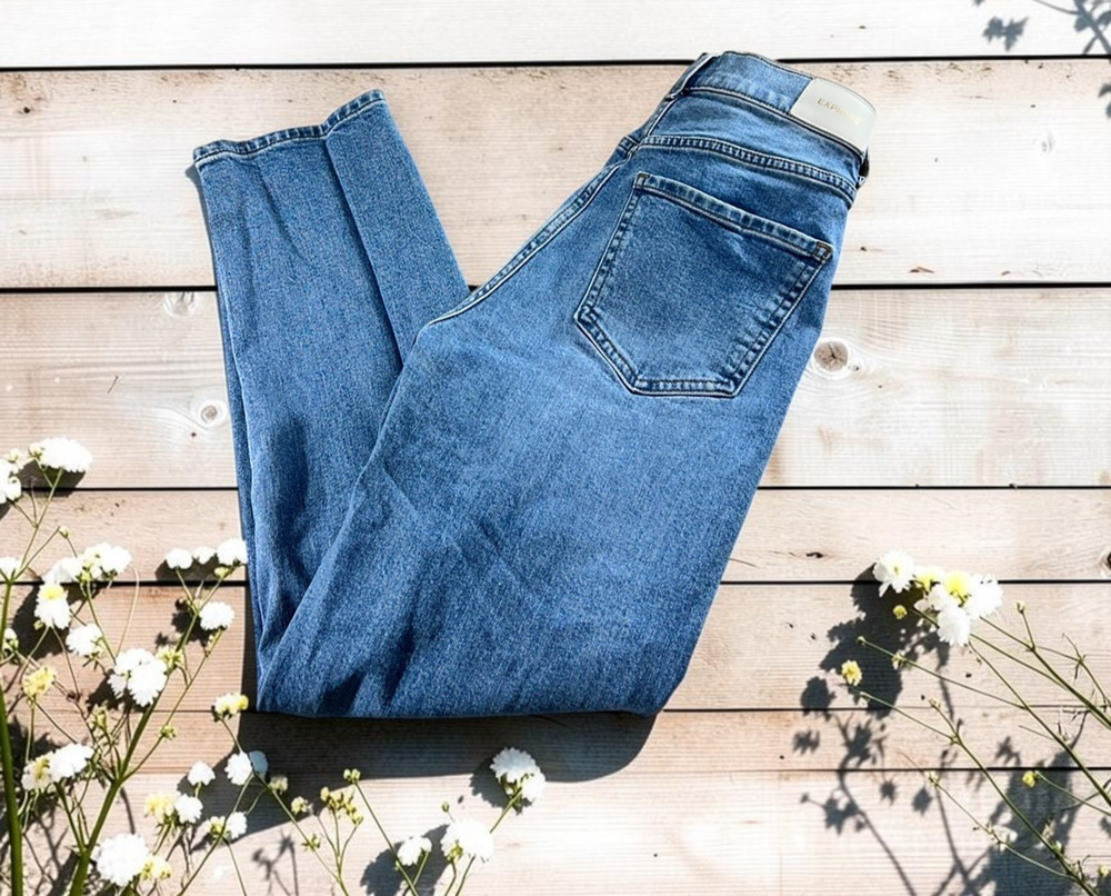 Express Mom Jean Super High Rise Sz 2 Blue Wash 25" Inseam Stretch